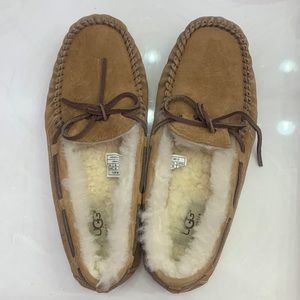 UGG like new Sherpa slippers/loafers size 7